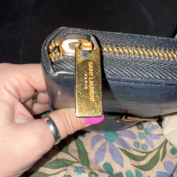 Saint Laurent Y-Ligne leather clutch in black with gold hardware Pretty! - Picture 6 of 12